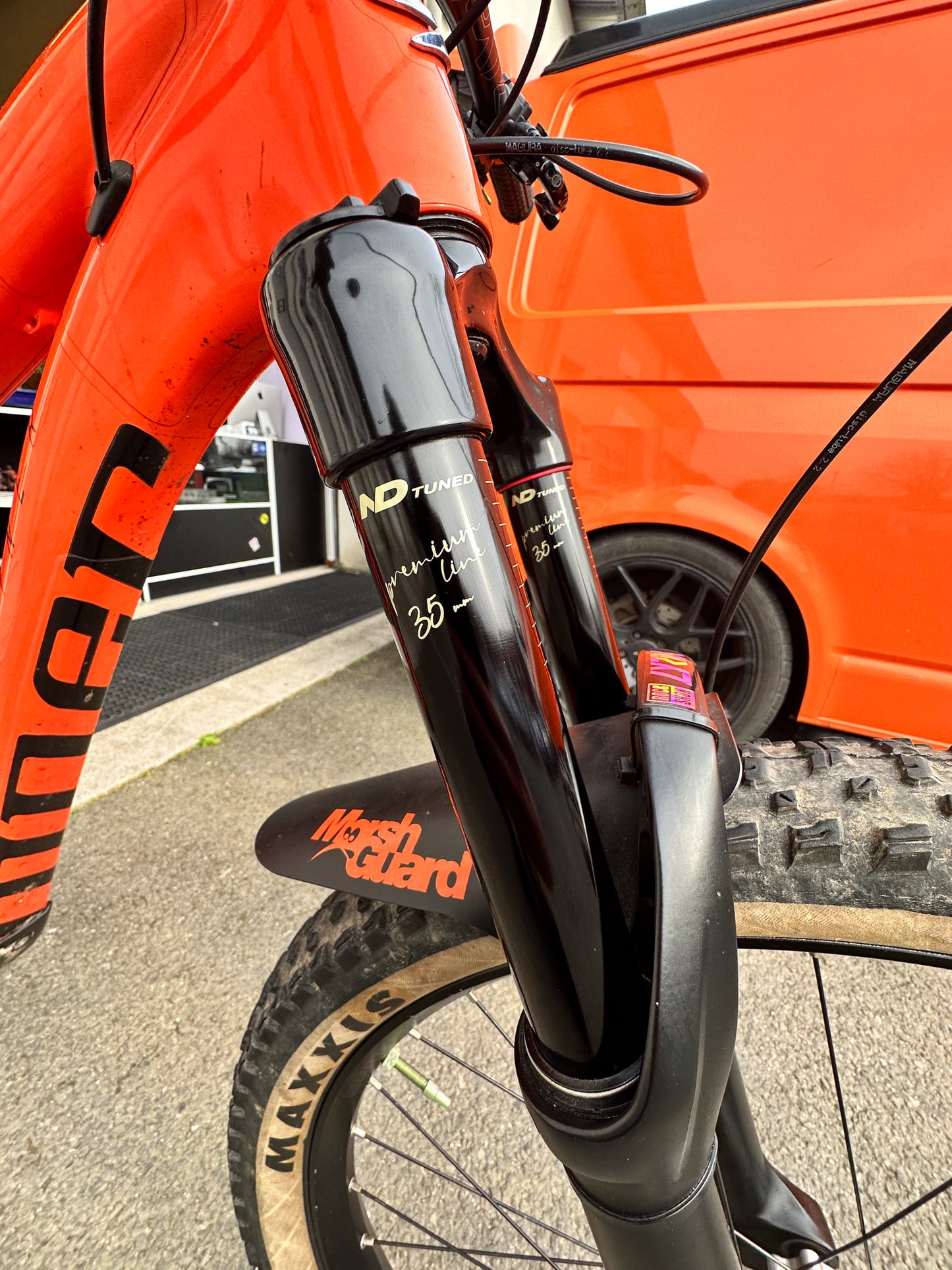 ROCK SHOX LYRIK (650b)27.5 boost